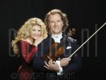 05-02-2008 Andre Rieu and Mirusia at Maastricht, The Netherlands.

[keywords]Posed, Half Length, Eyecontact, Smiling, Violin, Musician, Singer[/keywords]